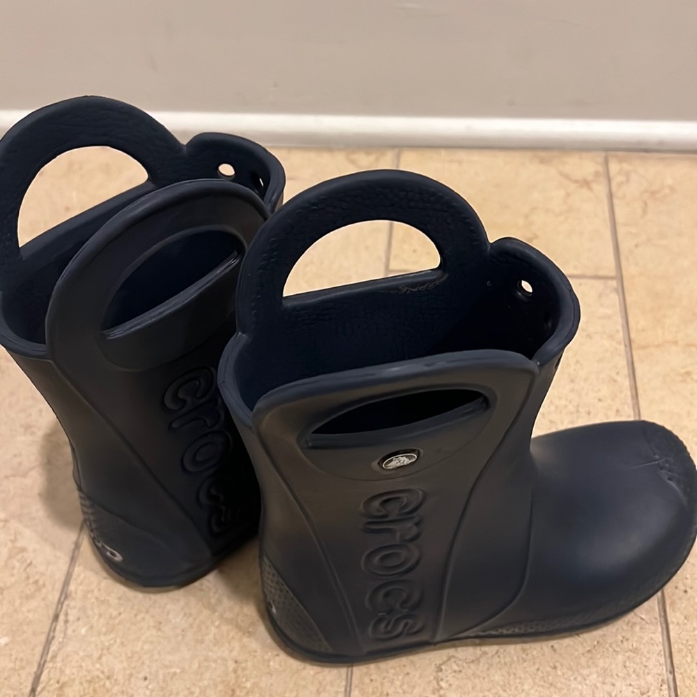 Crocs rain boots- dark navy blue size J1